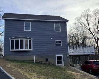 Charming 2-bedroom farmhouse with AC in Putnam Valley - Putnam Valley - Edificio