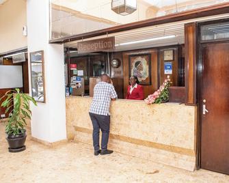 Hotel Ambassadeur - Nairobi - Front desk