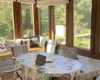 Charming chalet in unspoilt peaceful mountain location. - Ban-sur-Meurthe-Clefcy - ห้องอาหาร