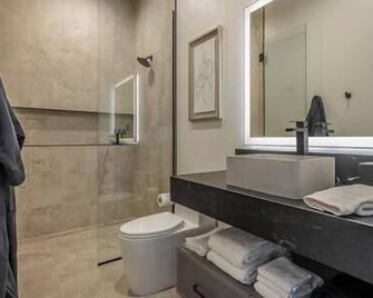 Modern Lux Casita - Virgin - Baño