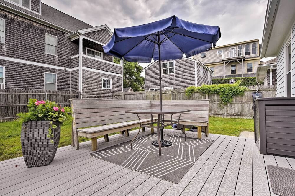 Idyllic Newport Area Cottage - Walk to First Beach - Middletown - Patio