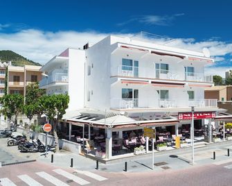 Hostal Neptuno - Peguera - Building