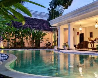 Omatha Village - Denpasar - Bể bơi