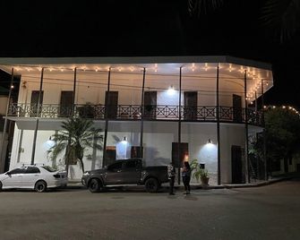 Hotel Bless - Tela - Building