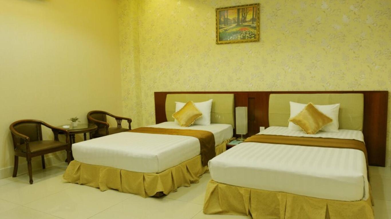 Holiday Hotel