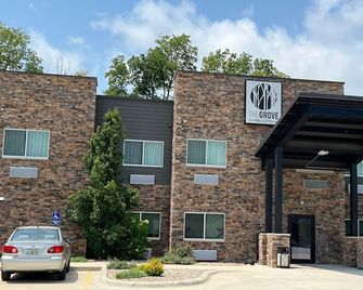 The Grove Inn And Suites - Eagle Grove - Edificio