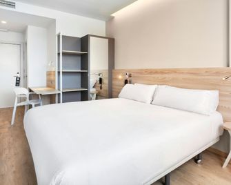 B&b Hotel Malaga Centro - Málaga - Bedroom