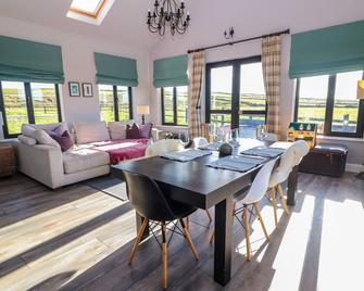 2 Ocean View - Doonbeg - Dining room