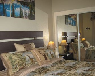 “Bear and Deer” 2 Bedroom private suite - Citrus Heights - Habitación