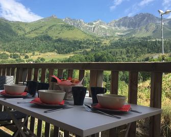 Independent chalet Col de la Madeleine in Saint-François / Valmorel - Saint-François-Longchamp - Balcony