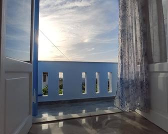 Rooms To Rent - Rétino - Balcón