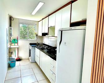 Apartamento Completo a 25min da praia Recreio e a 40min de Copacabana - Río de Janeiro - Cocina