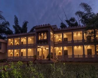 Vraksh by Aranyak - Khawāsa - Edificio