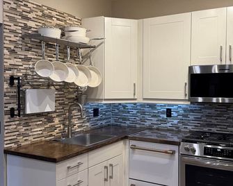 Private Guest House Suite located in a Cul-de-sac neighborhood of Agoura Hills - Agoura Hills - Keuken