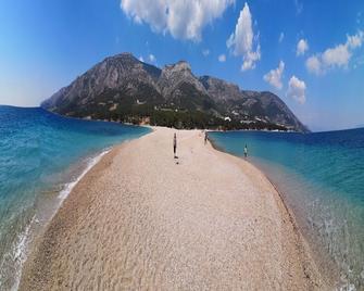 Villa Balarin - Bol - Edificio