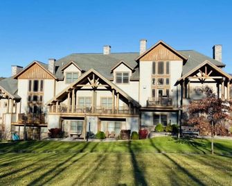 Apres Ski Luxury Ski-In/Out Hunter Mountain Slopeside Steps To Ski School Lodge - Hunter - Building