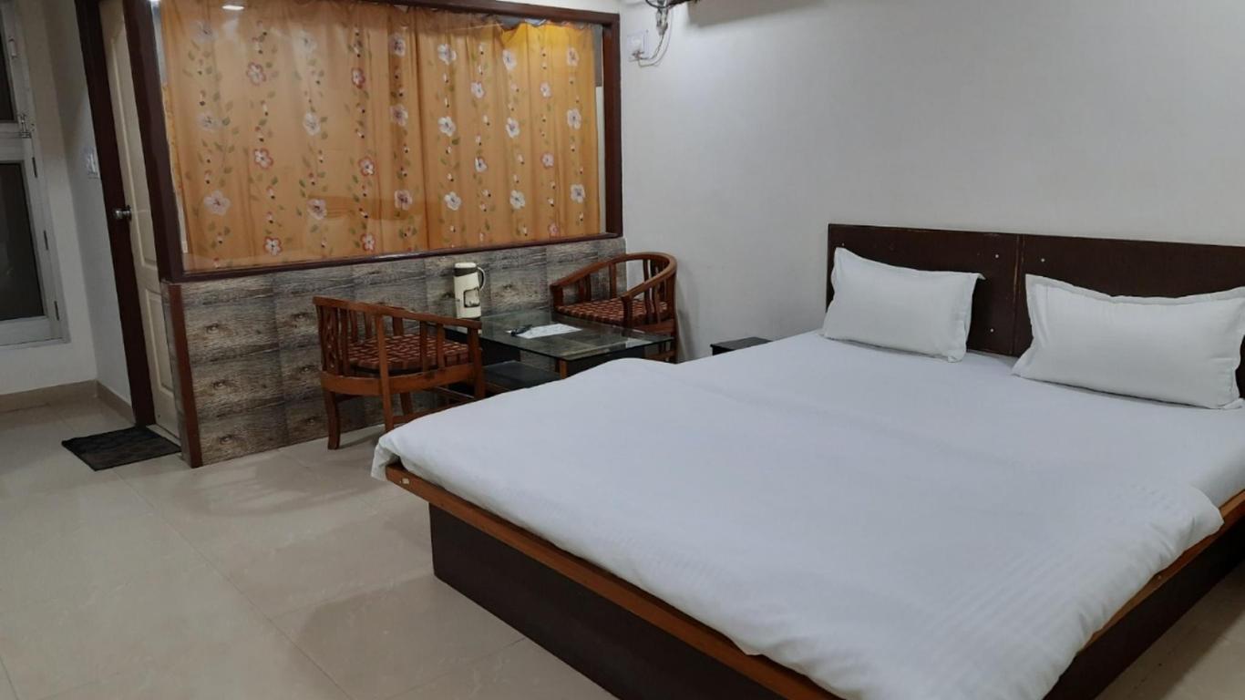 Goroomgo Heavens Guest House Haridwar