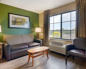 Extended Stay America Suites - Melbourne - Airport - Melbourne - Wohnzimmer