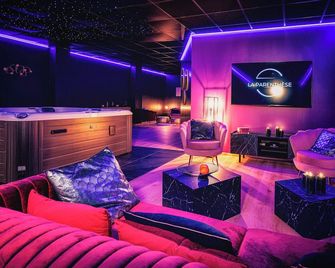 La Parenthèse Jacuzzi sauna privatif Cognac - Cognac - Lounge