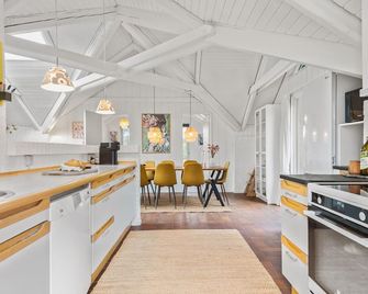 Amazing Home In Odder With Sauna - Odder - Keittiö