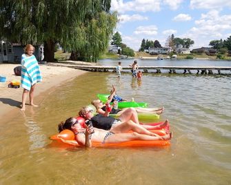 Tranquil Cabin Retreat: Stunning Lake Views and Abundant Recreation - West Branch