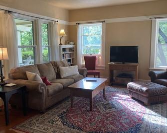 Country Estate with View of Rogue River Valley - Grants Pass - Obývací pokoj