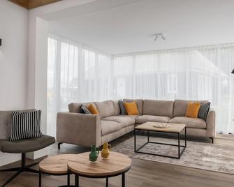 Luxurious Villa With a Garden Surrounded by Natur - Eindhoven - Wohnzimmer