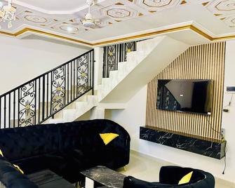Villa Amina splendid elegant structure - Ouagadougou - Living room