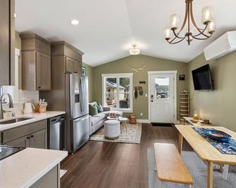 Forest Moon by Seabrook Hospitality - Pacific Beach - Cocina