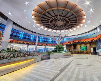 Royal Safari Garden Resort & Convention - Bogor - Lobby