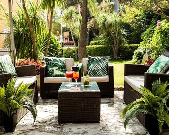 هوتل بيل ريبوس - بلاتجا دو أرو - شرفة مرصوفة