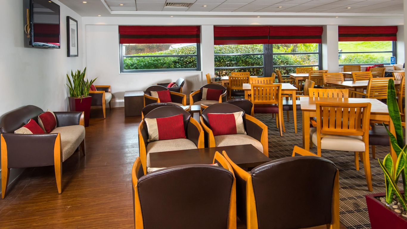 Holiday Inn Express Swansea - East