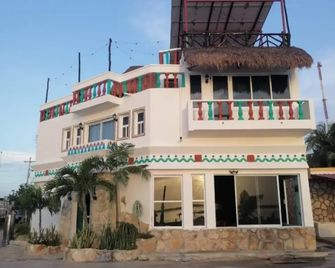 Hotel y Restaurante Macumba - Rio Lagartos - Gebäude