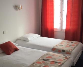 Hotel Bistrot De La Place - Royan - Bedroom