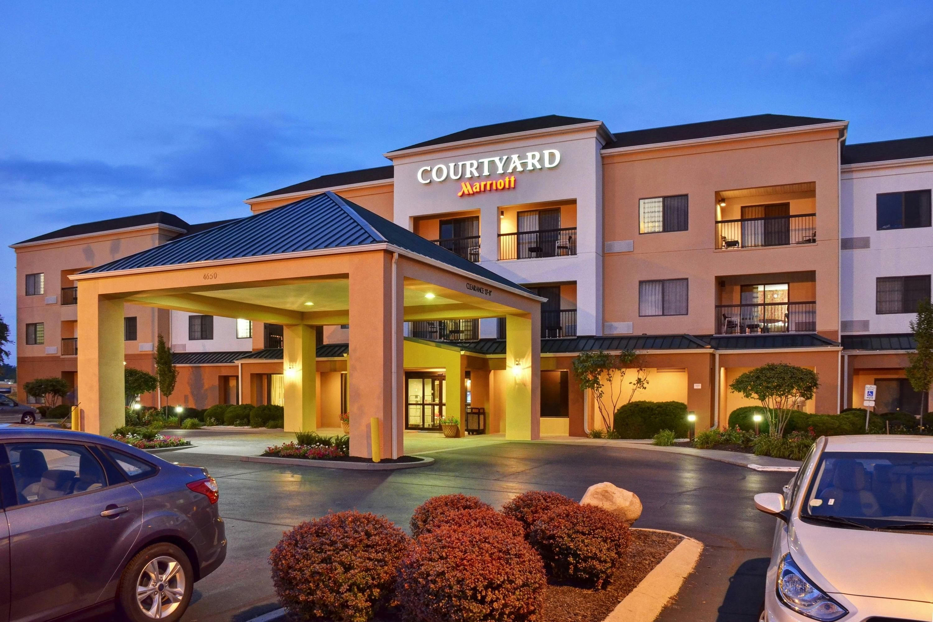 Courtyard by Marriott Indianapolis South thumbnail 3