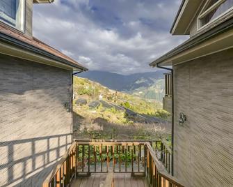 Chingjing New Paradise B&B - Ren-ai Township - Parveke