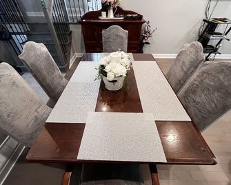 Brossard renovated house - Броссар - Їдальня