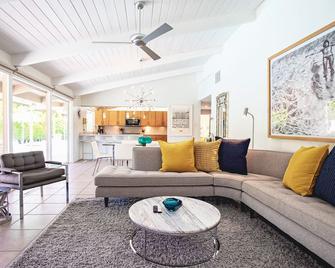 Stunning Mid Century Gem in Twin Palms - Palm Springs - Sala de estar