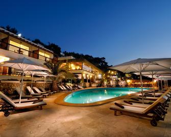 Sarpedor Boutique Hotel & Spa - Torba - Building