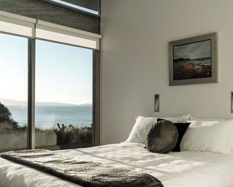 Avalon Coastal Retreat - Swansea - Slaapkamer