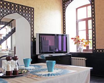 Hostel Saracen on Bolshaya Krasnaya - Kazán - Comedor