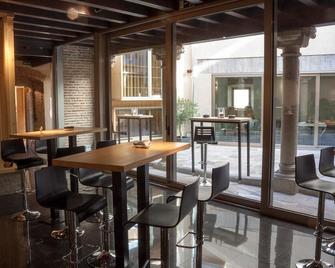 El Encanto Hotel & Cafetería - Ávila de los Caballeros