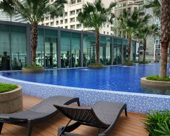 5 Star & Luxury Apartment Near Klcc/ Kl City Centre - Kuala Lumpur - Piscina