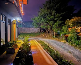 Monstera Apartments Monteverde - Monteverde - Outdoors view