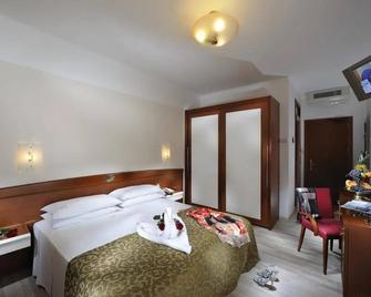 Hotel Eden - Bibione - Schlafzimmer