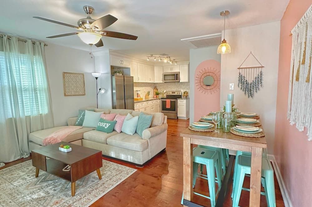Cozy Cove 3br/2ba, at High Point - Memphis - Living room