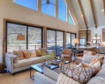 New Listing! New Construction - Luxury Private Home - Views of Bristol Head - Creede - Sala de estar