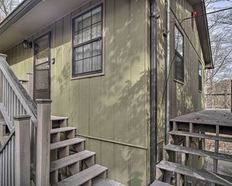 Inviting Apartment with Deck in Smoky Mountains - Newport - Schodiště