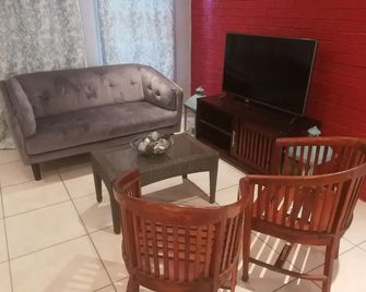Cape Pine Guest House - Kuils River