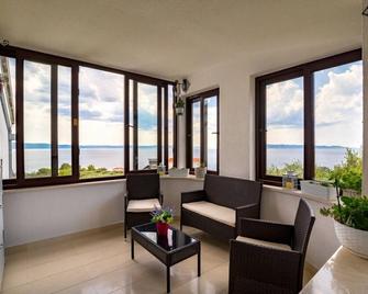 Apartment Damir - Tučepi - Obývací pokoj